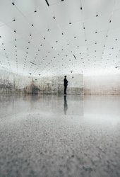 Blick in das Kunsthaus Bregenz während der Ausstellung von Anri Sala