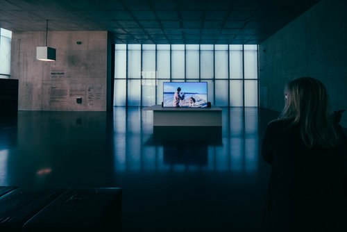 Foyer während der Ausstellung von Peter Fischli im Kunsthaus Bregenz