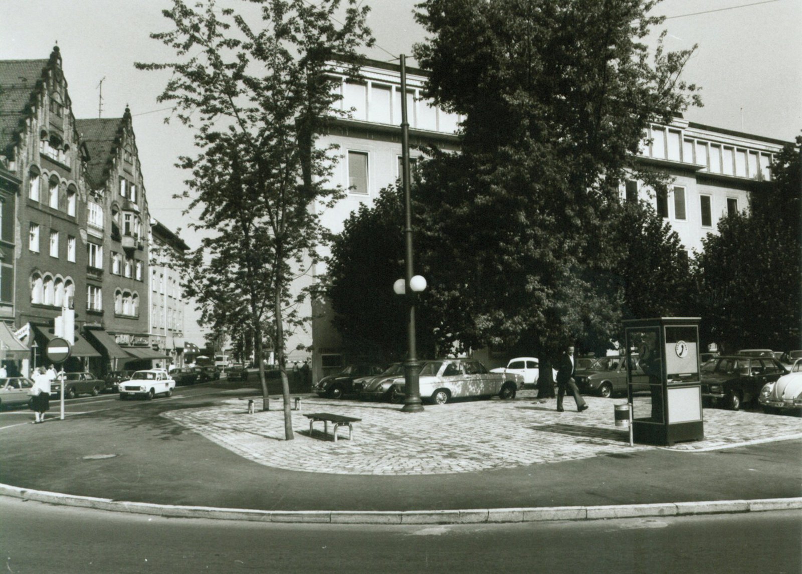 Blick auf den alten Kornmarktplatz in Bregenz 1975