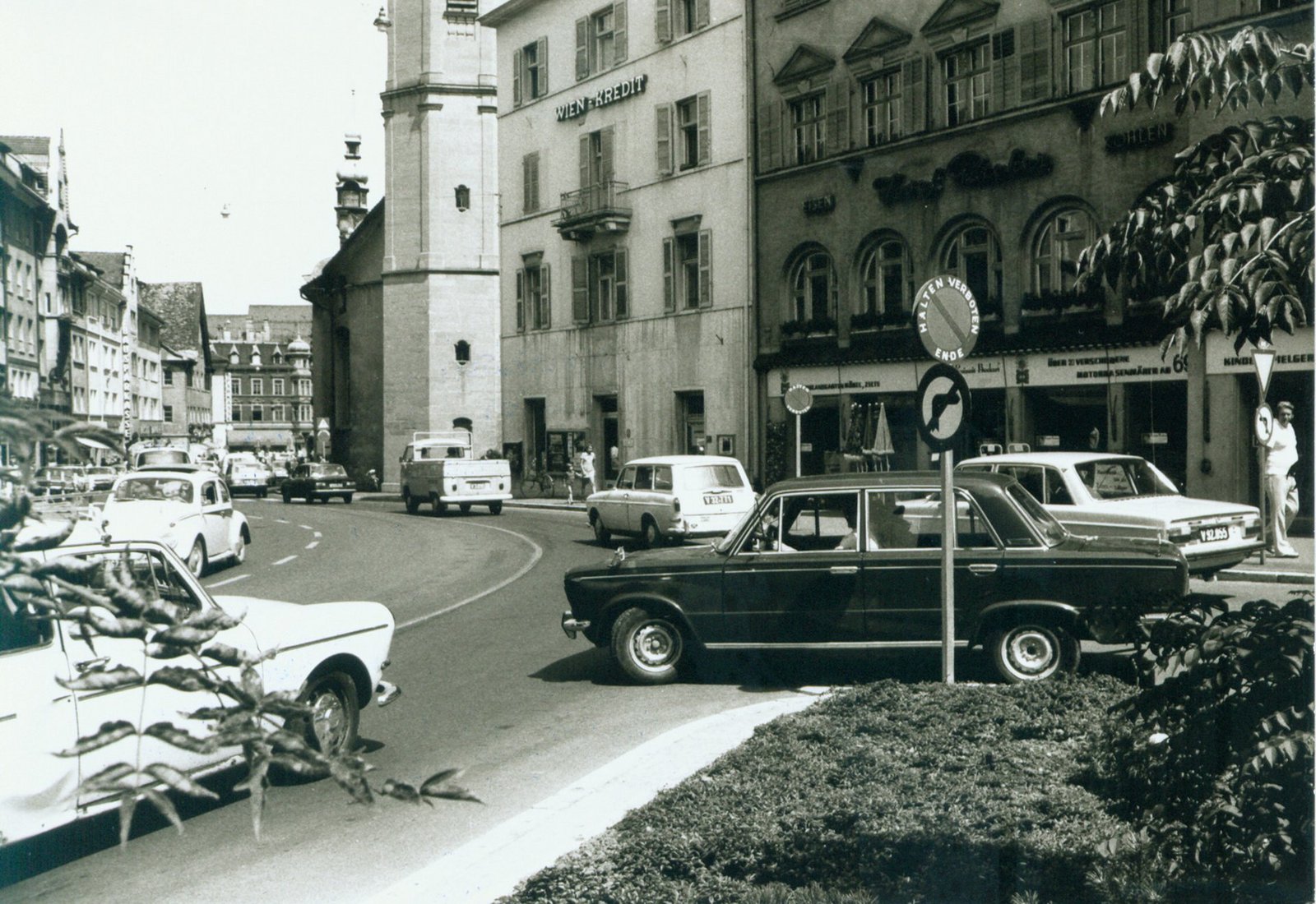 Blick in die Rathausstraße vom Leutbühel aus 1974