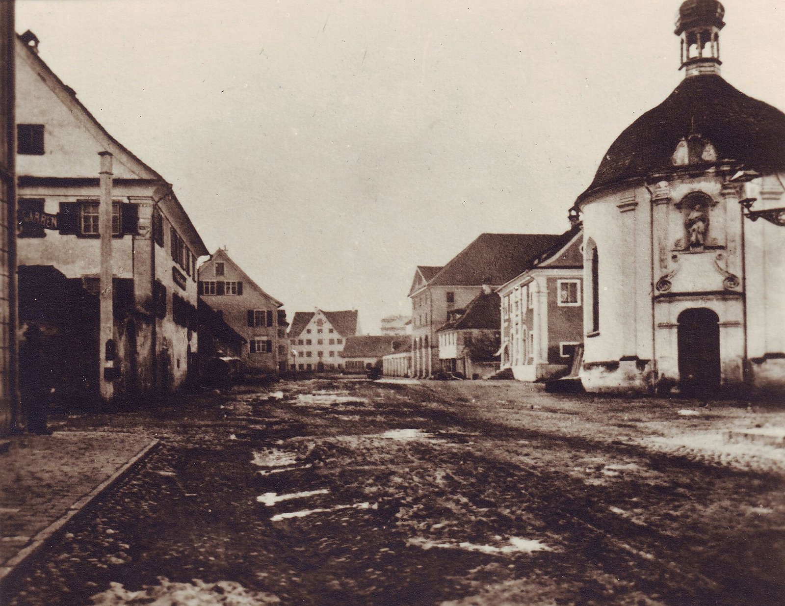 Blick in die Kornmarktstraße in Bregenz 1880